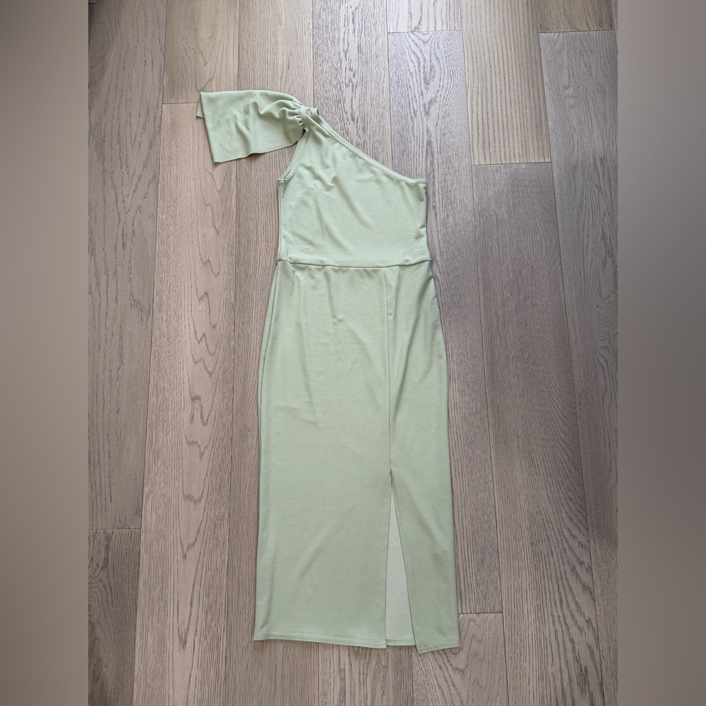 PrettyLittleThing One-Shoulder Light Green Dress